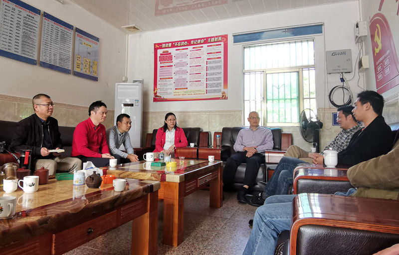 座谈会现场.jpg